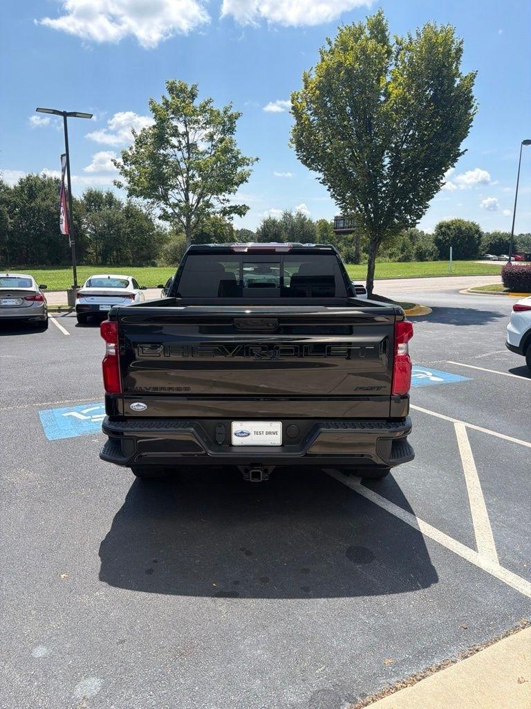 Chevrolet Silverado 1500 2WD Crew Cab 147" RST 2024