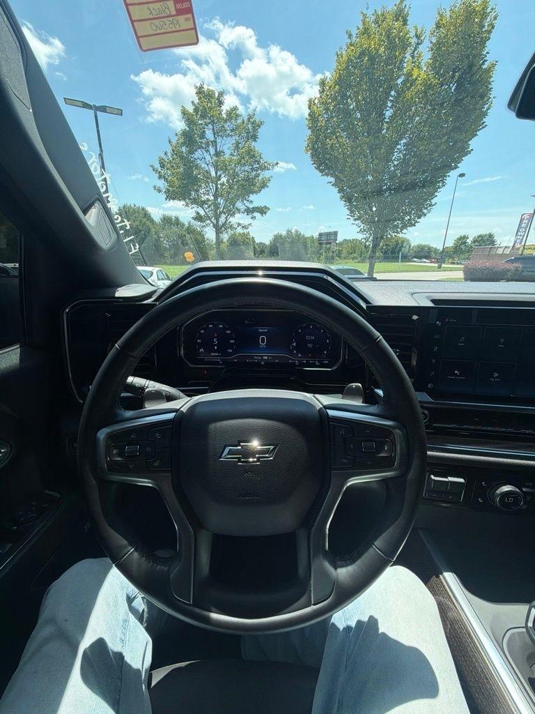 Chevrolet Silverado 1500 2WD Crew Cab 147" RST 2024