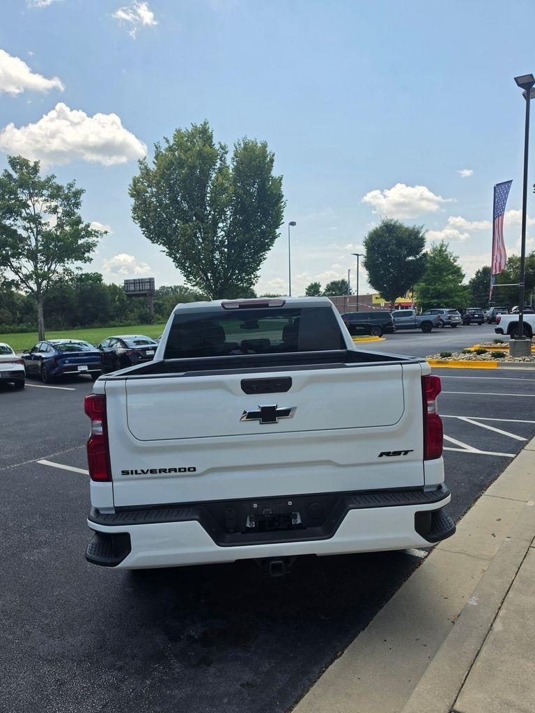 Chevrolet Silverado 1500 4WD Crew Cab 147" RST 2024