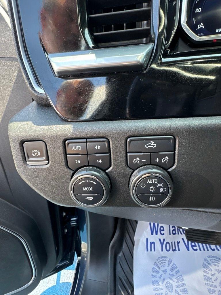 Chevrolet Silverado 1500 4WD Crew Cab 147" RST 2022