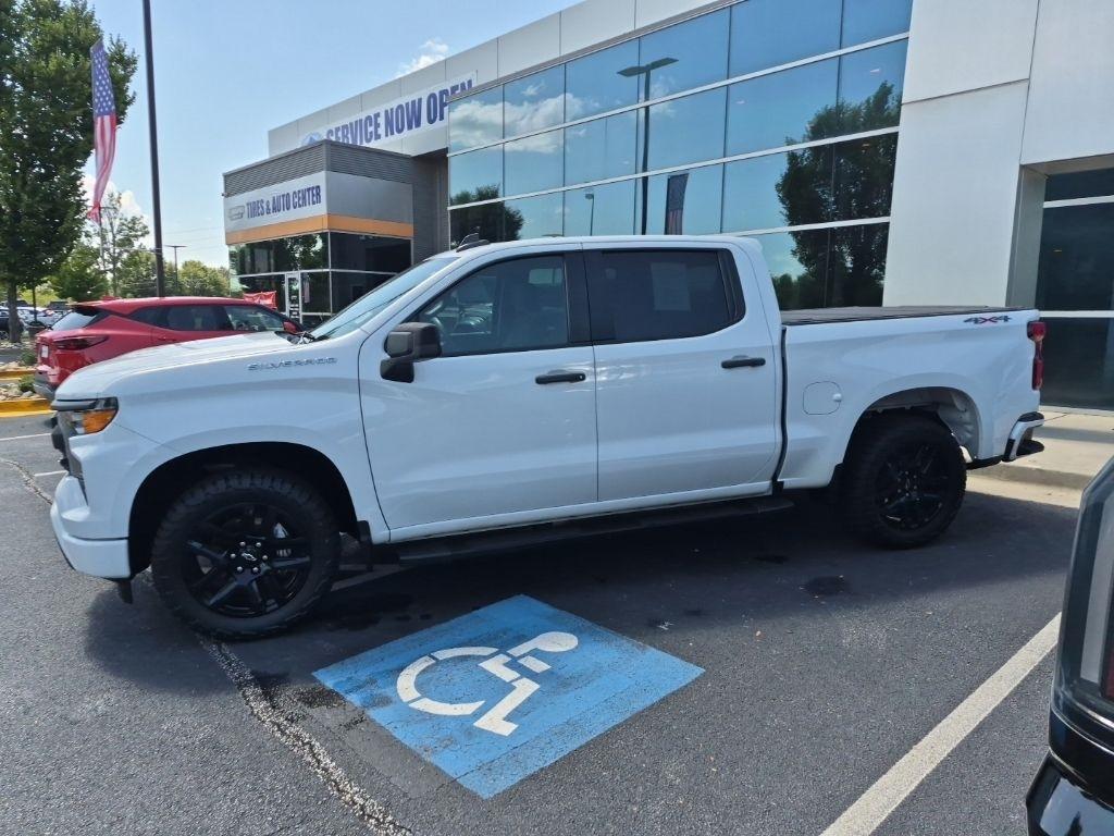 Chevrolet Silverado 1500 4WD Crew Cab 147" Custom 2023