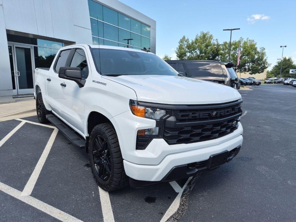 Chevrolet Silverado 1500 4WD Crew Cab 147" Custom 2023