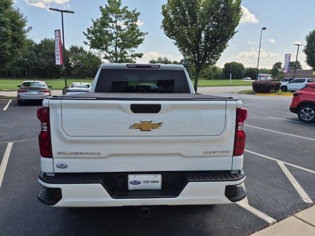 Chevrolet Silverado 1500 4WD Crew Cab 147" Custom 2023
