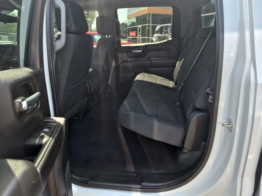 Chevrolet Silverado 1500 4WD Crew Cab 147" Custom 2023