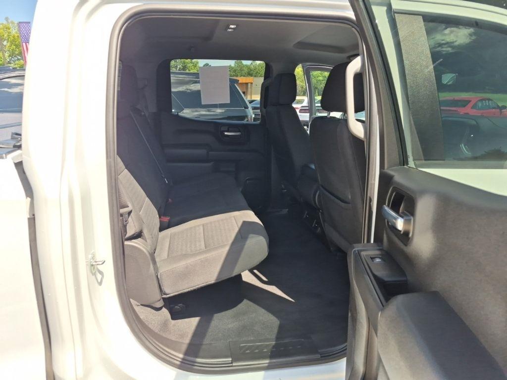 Chevrolet Silverado 1500 4WD Crew Cab 147" Custom 2023
