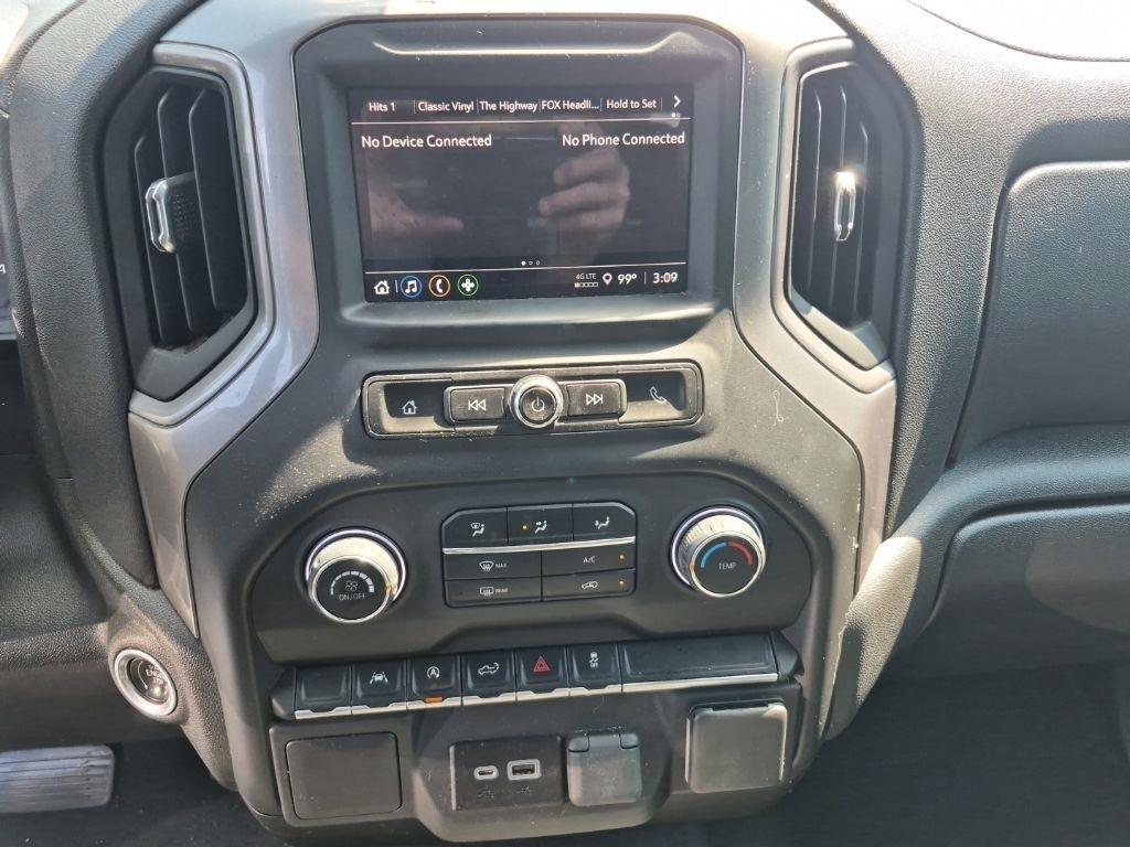 Chevrolet Silverado 1500 4WD Crew Cab 147" Custom 2023