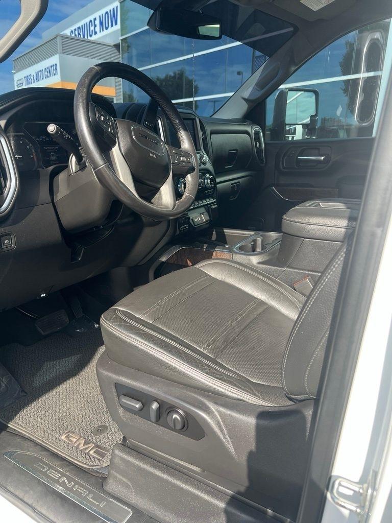 GMC Sierra 2500HD 4WD Crew Cab 159" Denali 2022