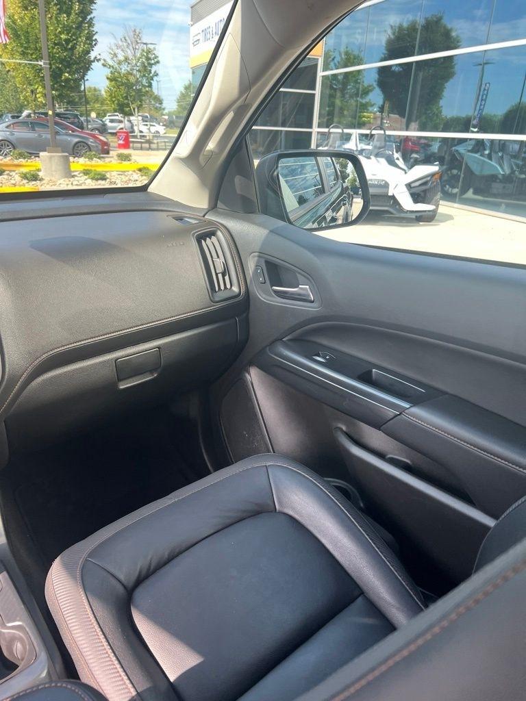 GMC Canyon 4WD Crew Cab 128" AT4 w/Leather 2022