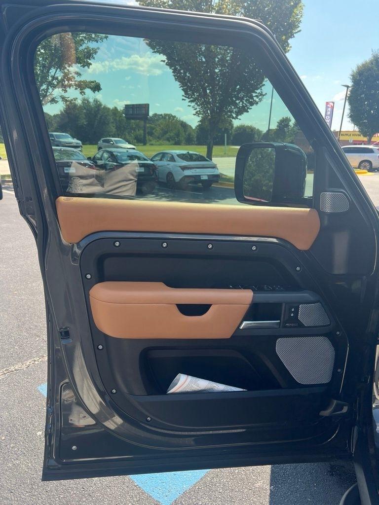 Land Rover Defender 130 X AWD 2023