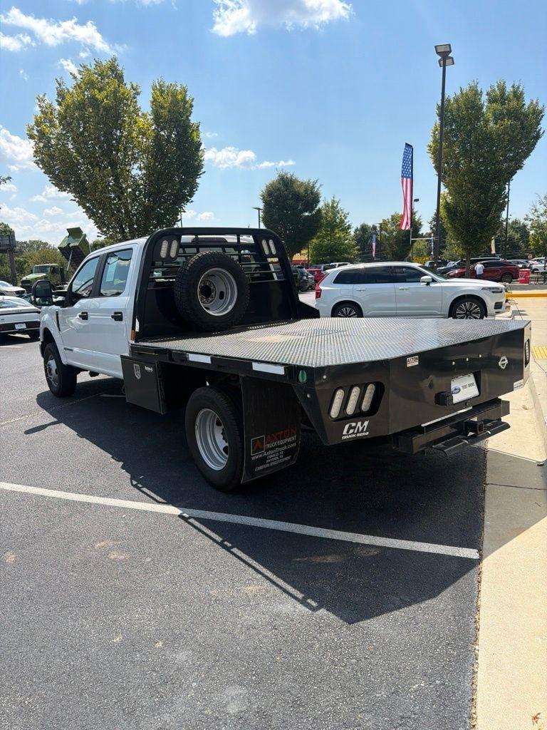 Ford Super Duty F-350 DRW Lariat 4WD Crew Cab 179" WB 60" CA 2022