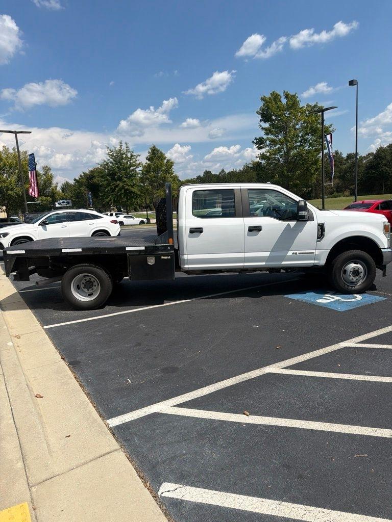 Ford Super Duty F-350 DRW Lariat 4WD Crew Cab 179" WB 60" CA 2022