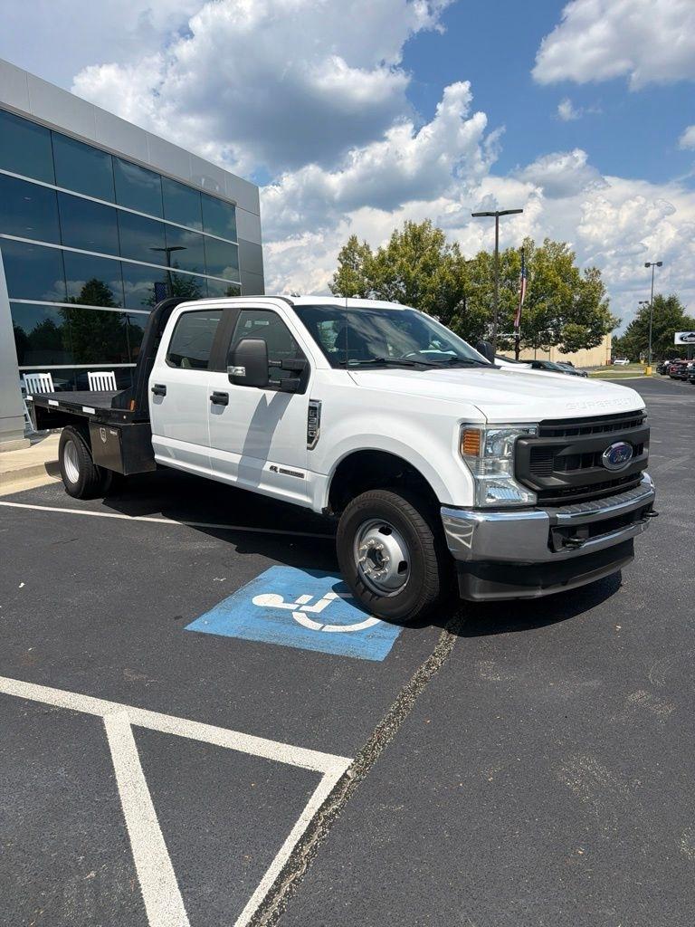 Ford Super Duty F-350 DRW Lariat 4WD Crew Cab 179" WB 60" CA 2022