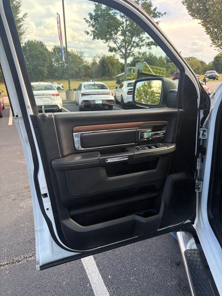 RAM 1500 Laramie 4x4 Crew Cab 5'7" Box 2018
