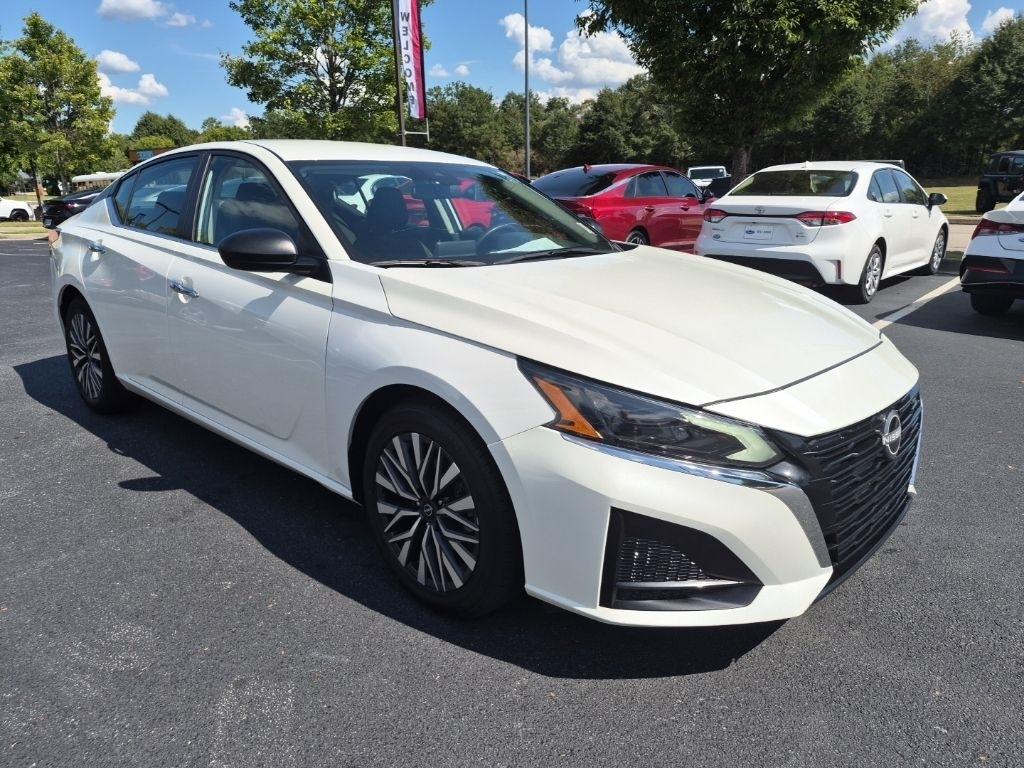 Nissan Altima 2.5 SV Sedan 2024