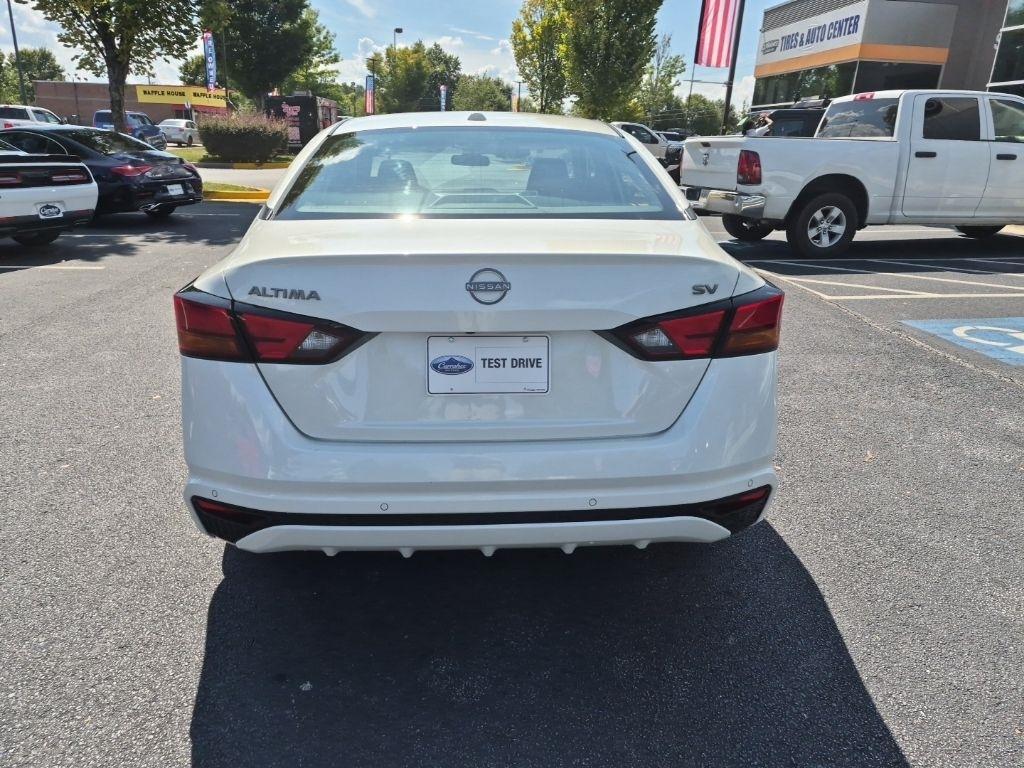 Nissan Altima 2.5 SV Sedan 2024