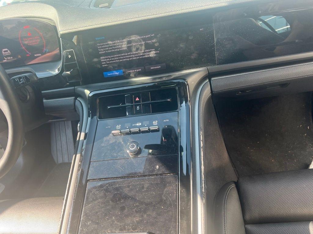 Porsche Panamera RWD 2025