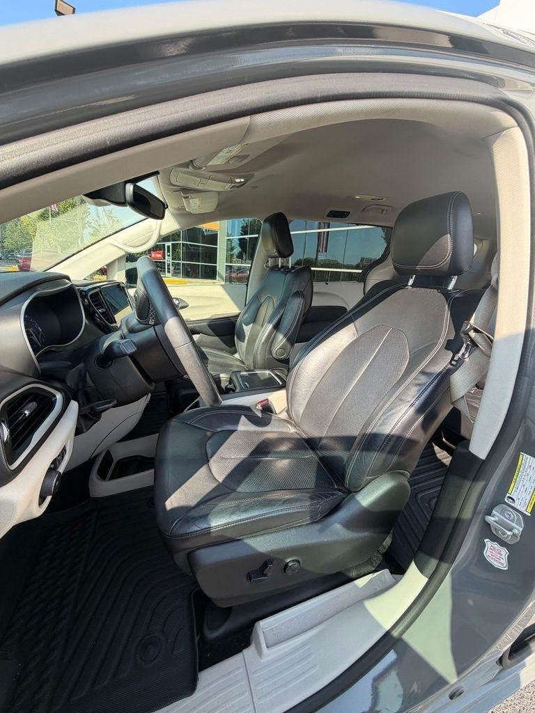 Chrysler Pacifica Touring L FWD 2022