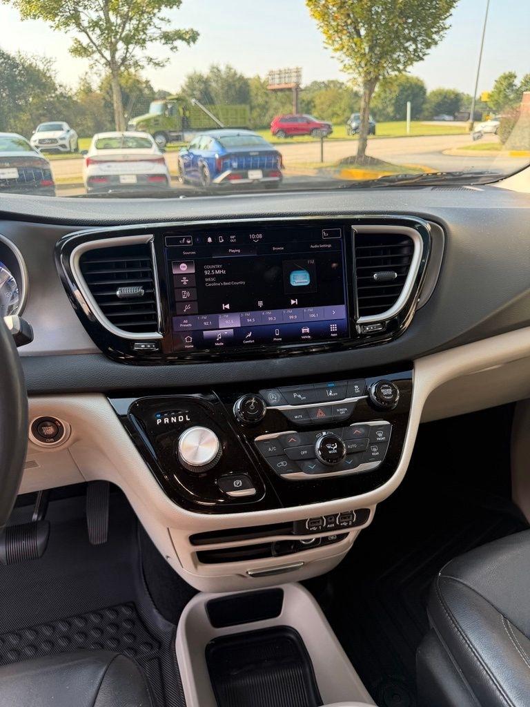 Chrysler Pacifica Touring L FWD 2022