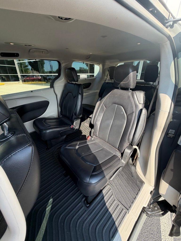 Chrysler Pacifica Touring L FWD 2022