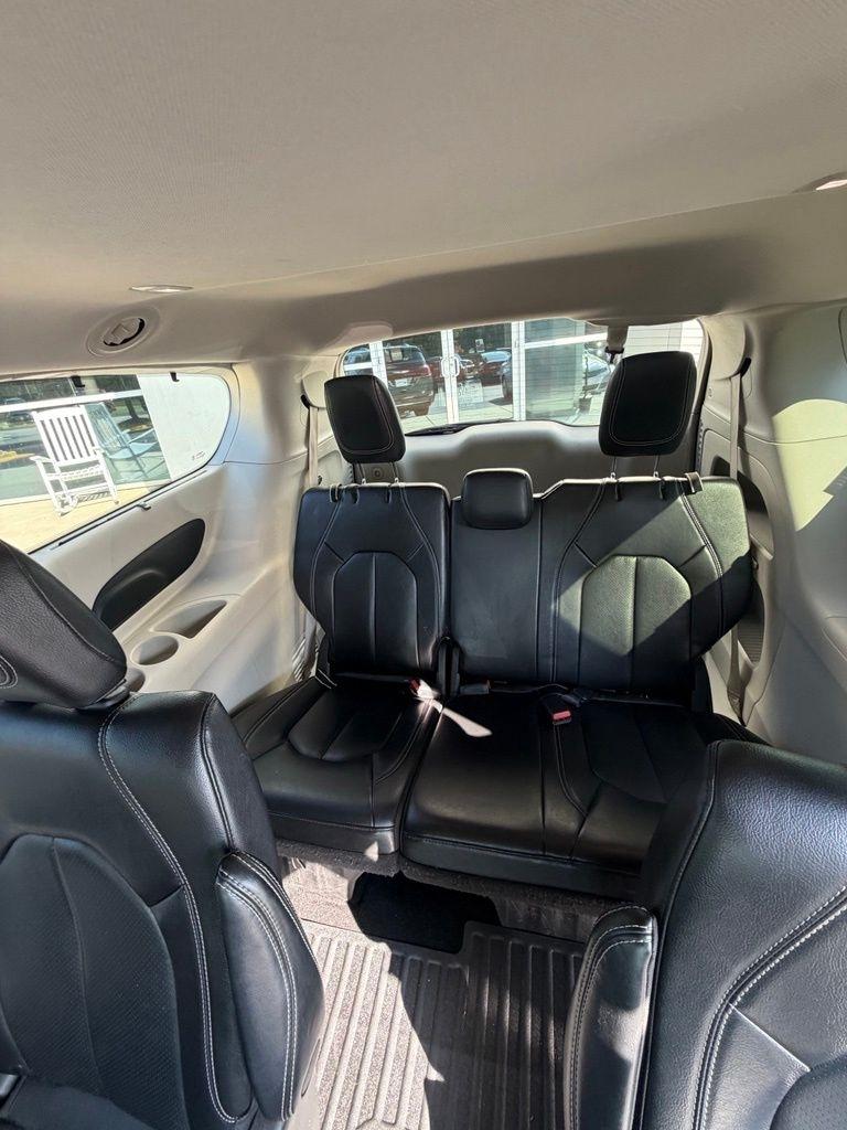 Chrysler Pacifica Touring L FWD 2022