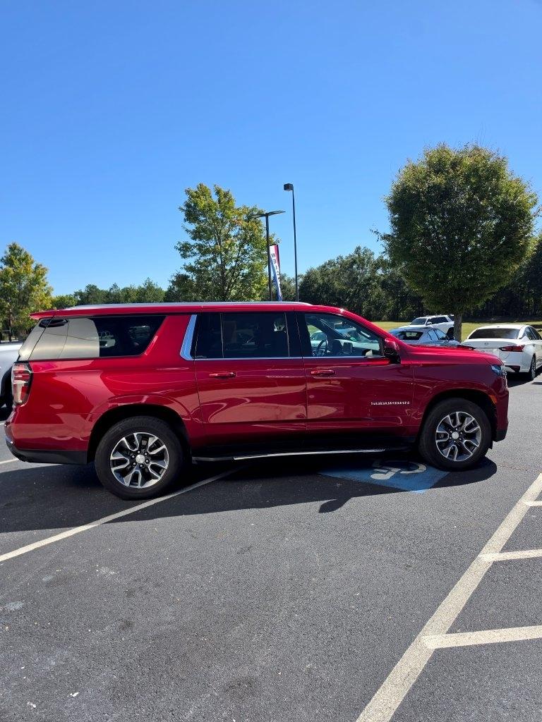 Chevrolet Suburban 4WD 4dr LT 2021