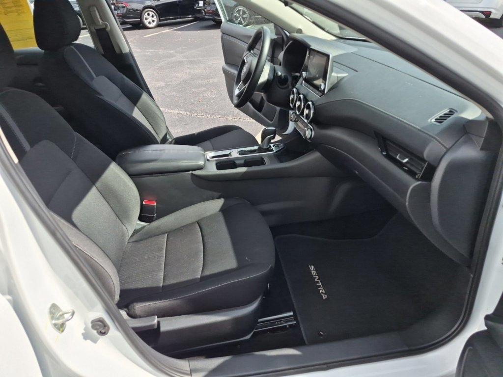 Nissan Sentra SV CVT 2025