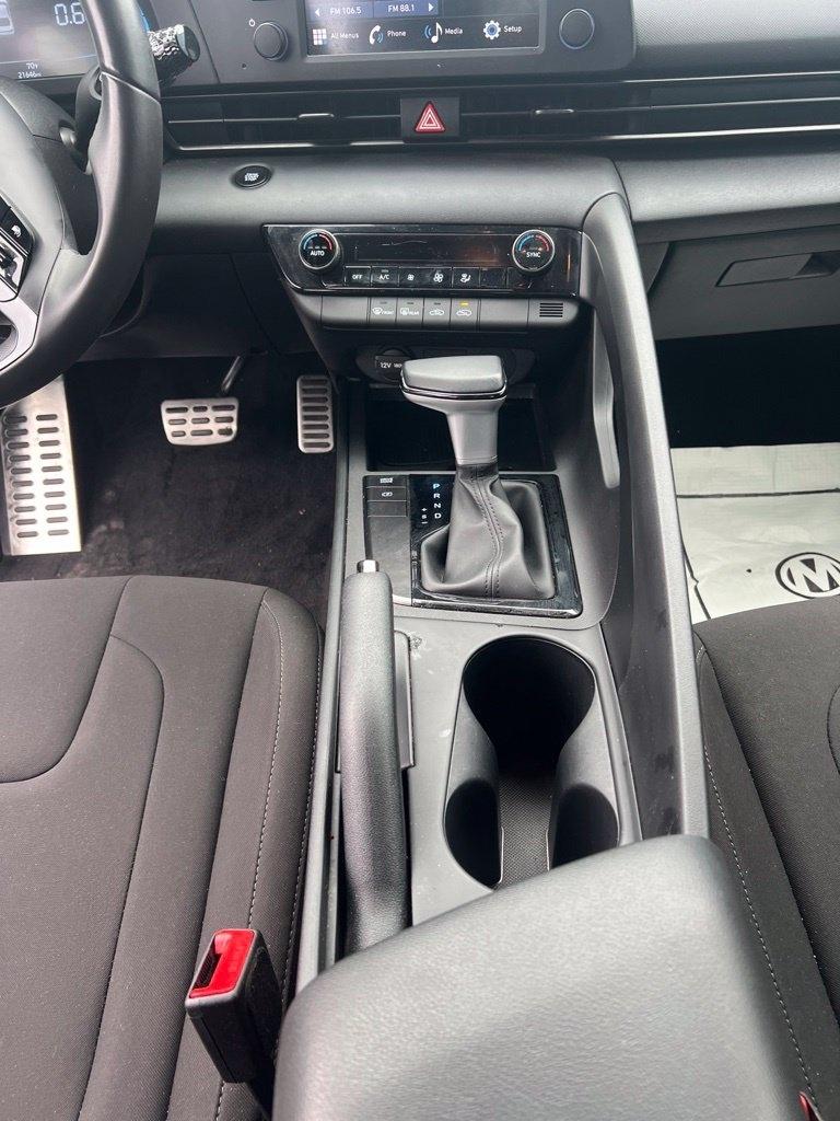 Hyundai Elantra SEL Sport IVT 2025