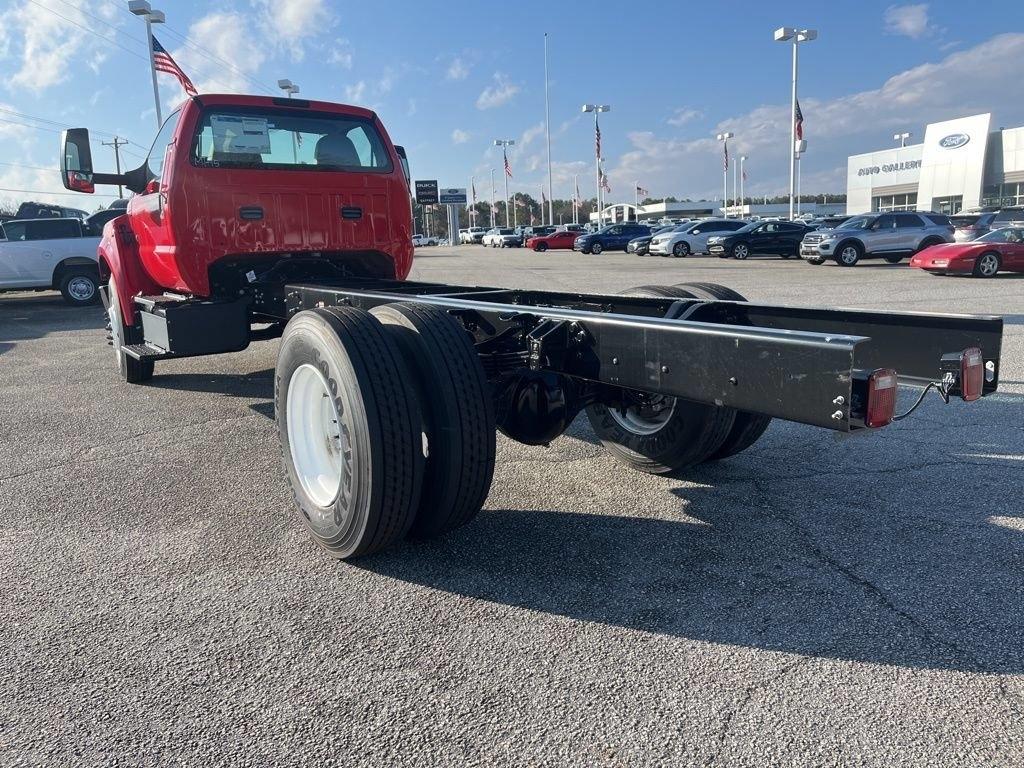 Ford F-750 Straight Frame Gas Reg Cab 2025