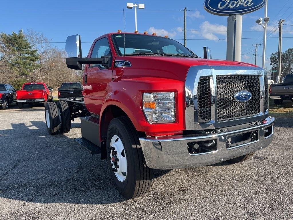Ford F-750 Straight Frame Gas Reg Cab 2025