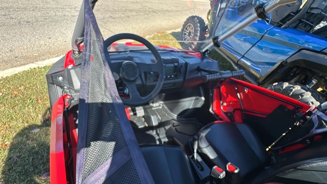 Polaris RZR 200 EFI  2026