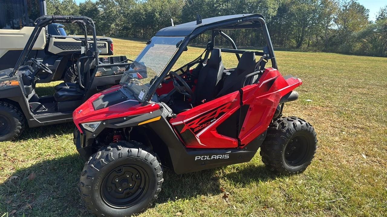 Polaris RZR 200 EFI  2025