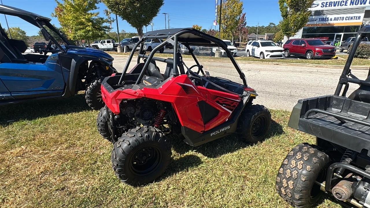 Polaris RZR 200 EFI  2025