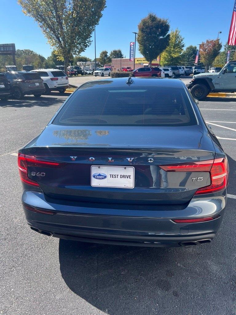 Volvo S60 T5 FWD Momentum 2019
