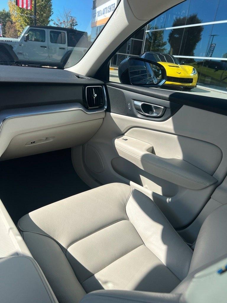 Volvo S60 T5 FWD Momentum 2019