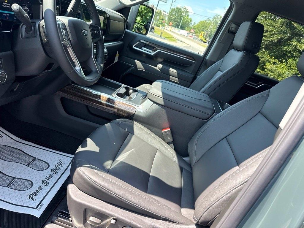 Chevrolet Silverado 2500HD 4WD Crew Cab 159" LT 2026