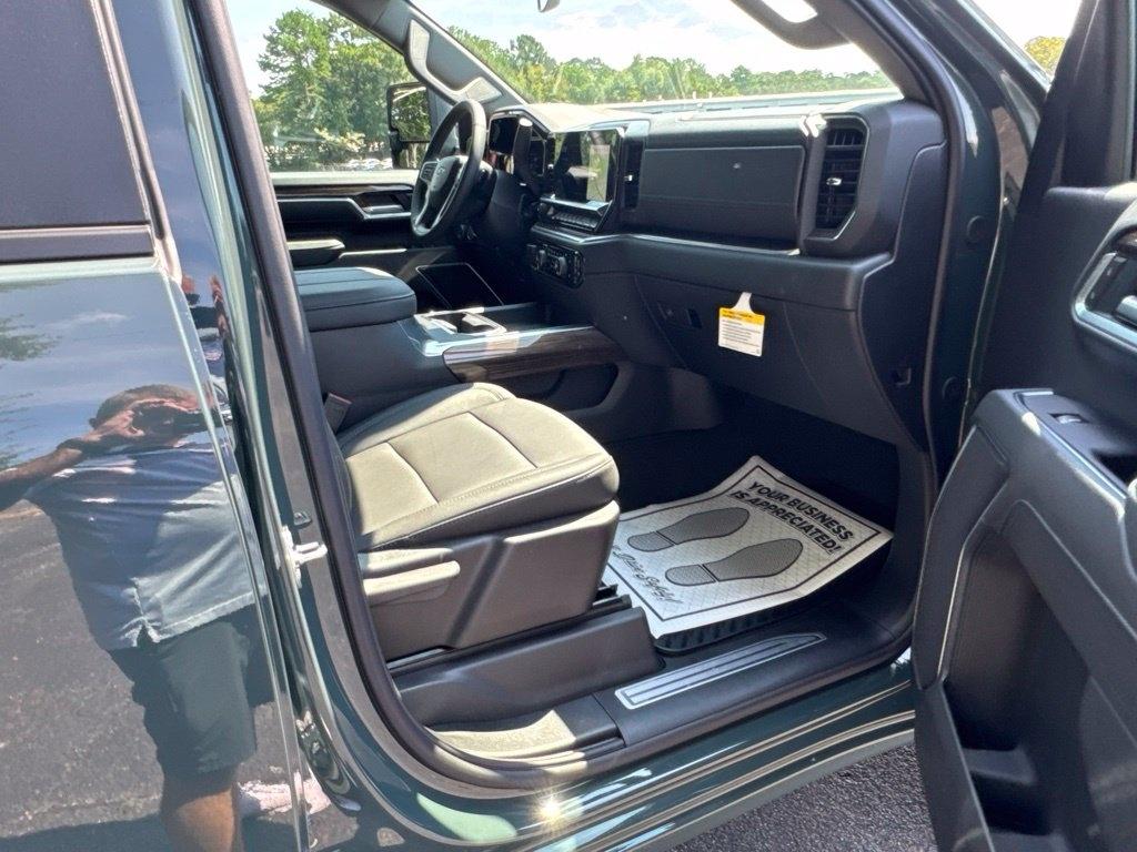 Chevrolet Silverado 2500HD 4WD Crew Cab 159" LT 2026