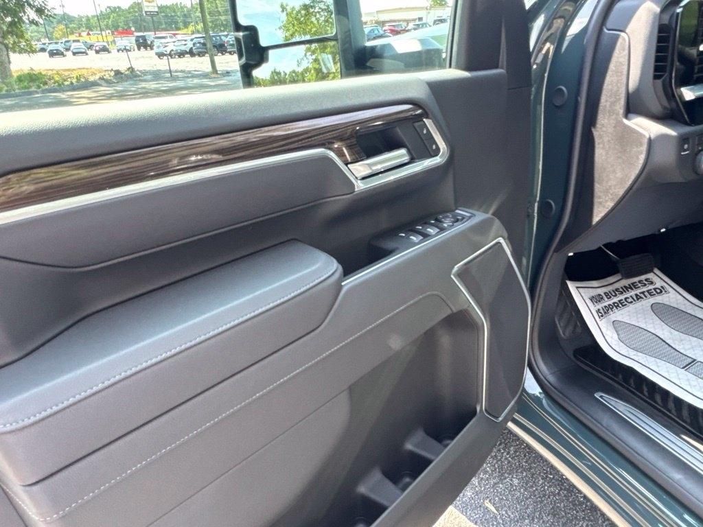 Chevrolet Silverado 2500HD 4WD Crew Cab 159" LT 2026