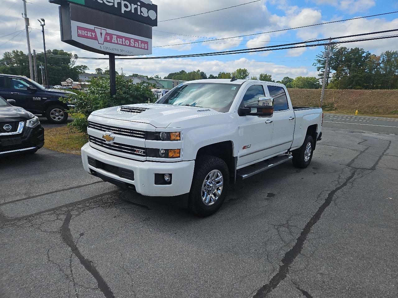 2018 Chevrolet Silverado 3500HD 4WD Crew Cab 153.7" LTZ