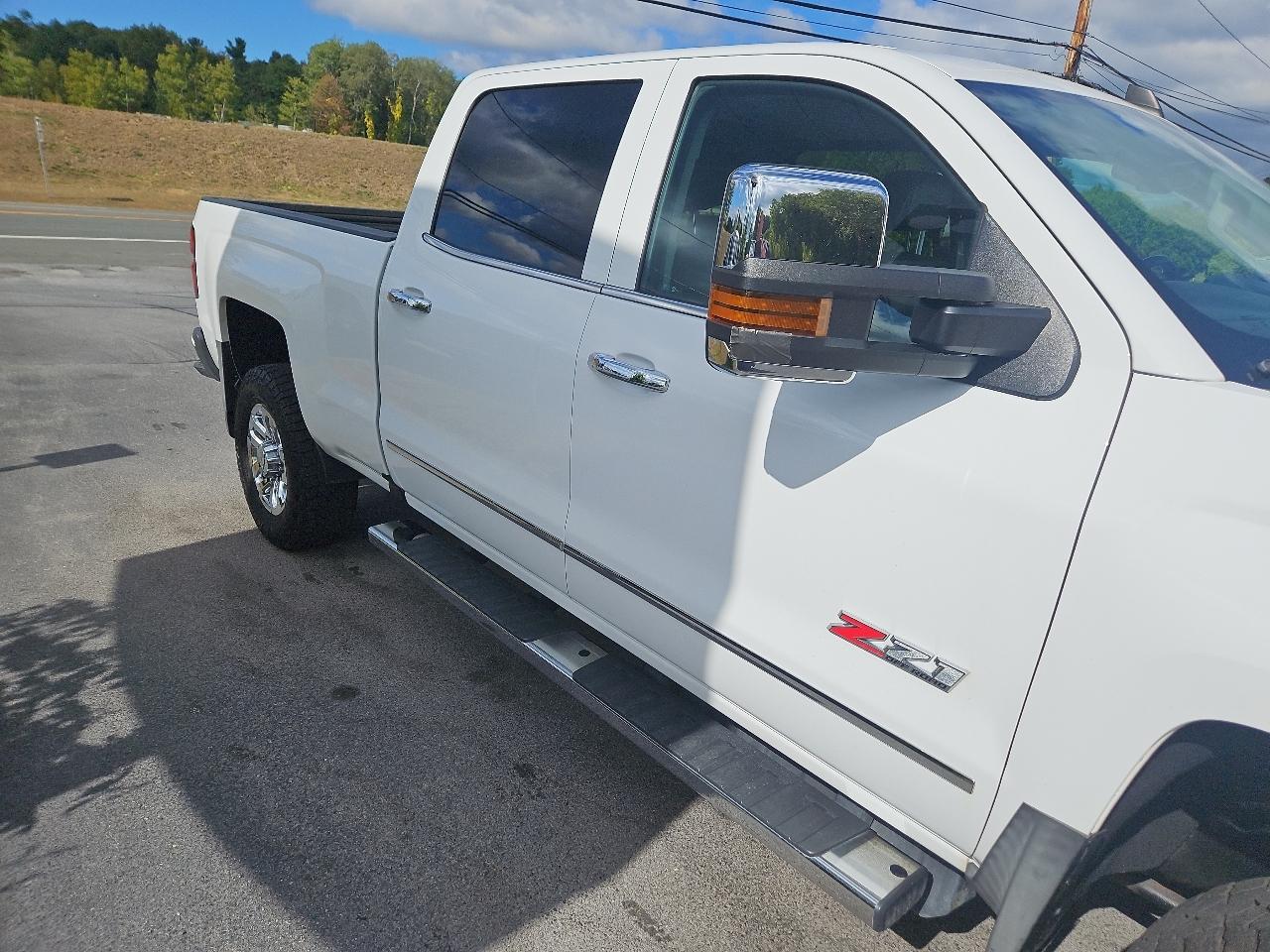 Chevrolet Silverado 3500HD 4WD Crew Cab 153.7" LTZ 2018