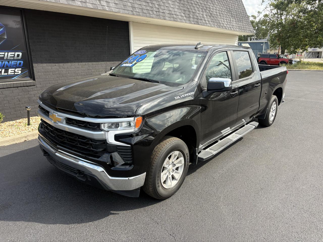 Chevrolet Silverado 1500 LT Crew Cab 4WD 2023