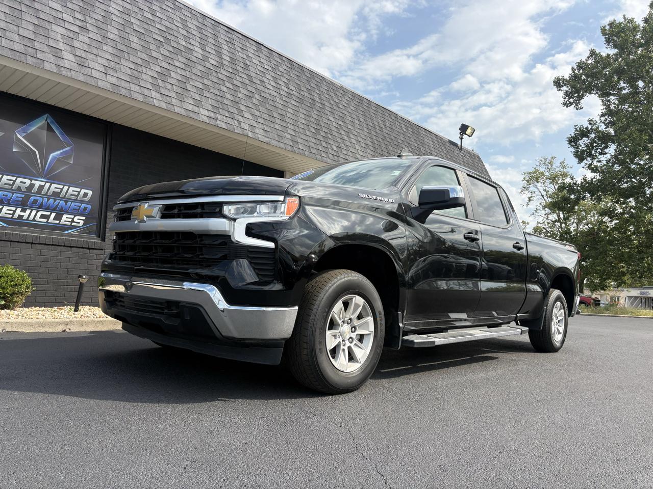 Chevrolet Silverado 1500 LT Crew Cab 4WD 2023