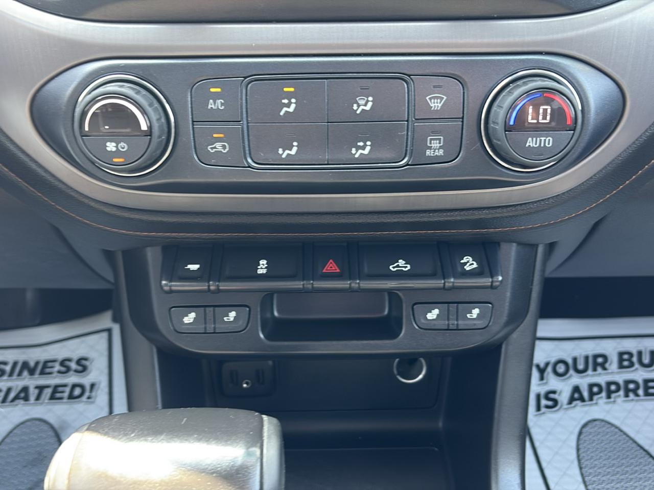 GMC Canyon AT4 Crew Cab w/Cloth 4WD 2021