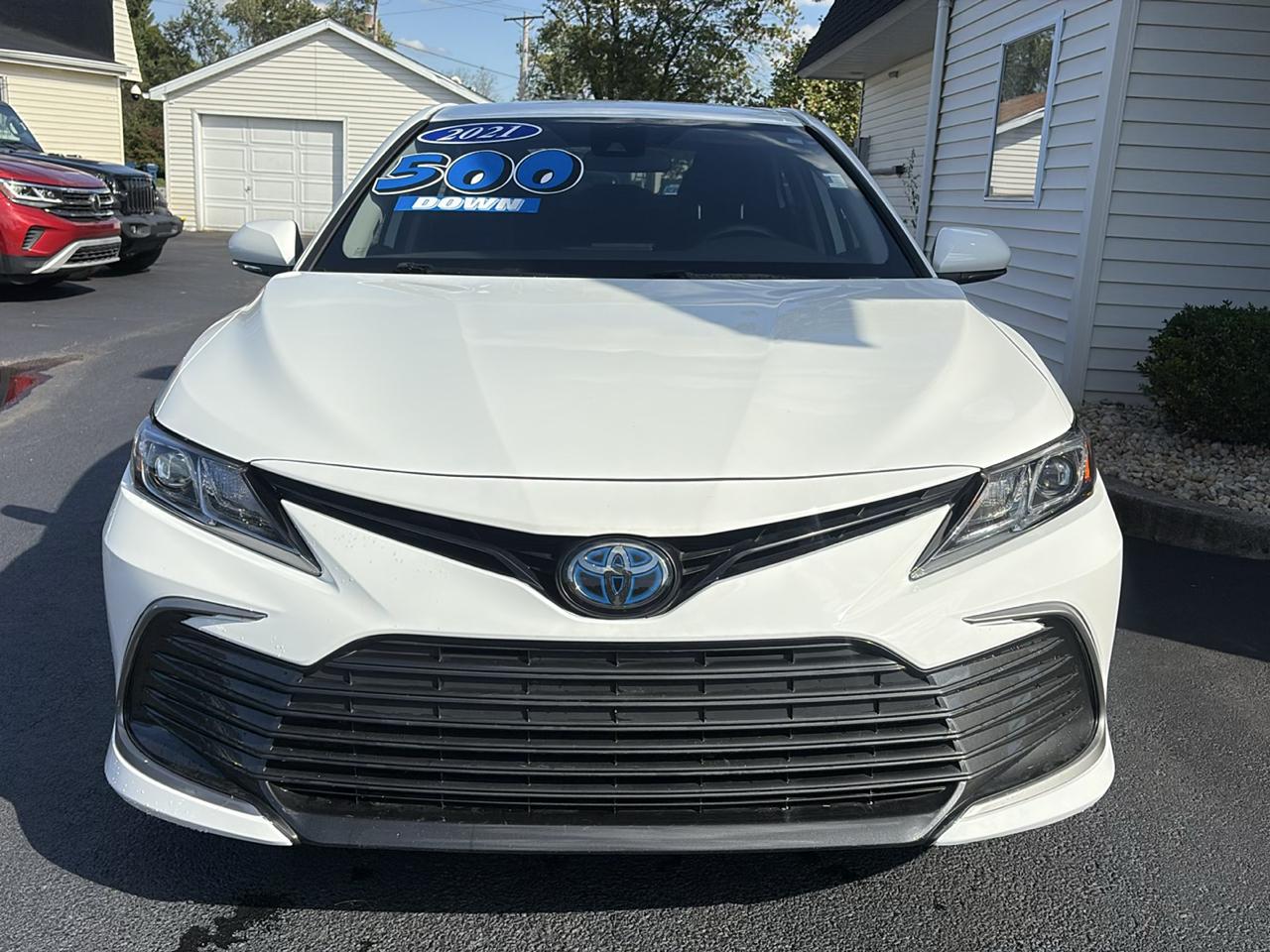 Toyota Camry Hybrid LE 2021