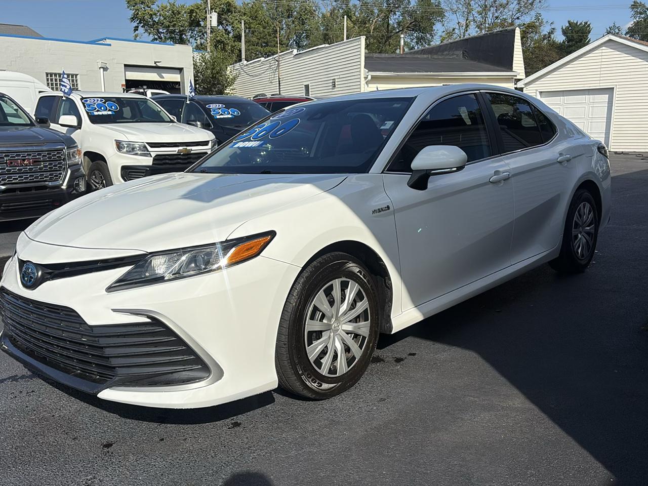 Toyota Camry Hybrid LE 2021