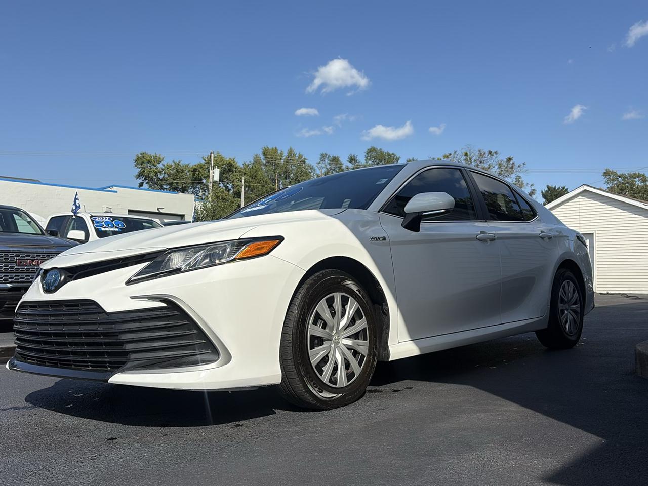 Toyota Camry Hybrid LE 2021