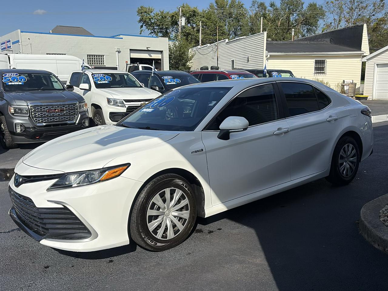 Toyota Camry Hybrid LE 2021