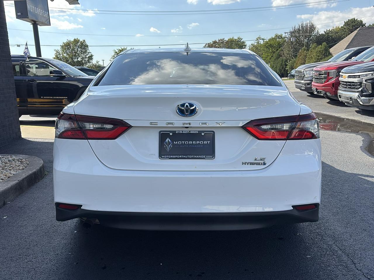 Toyota Camry Hybrid LE 2021