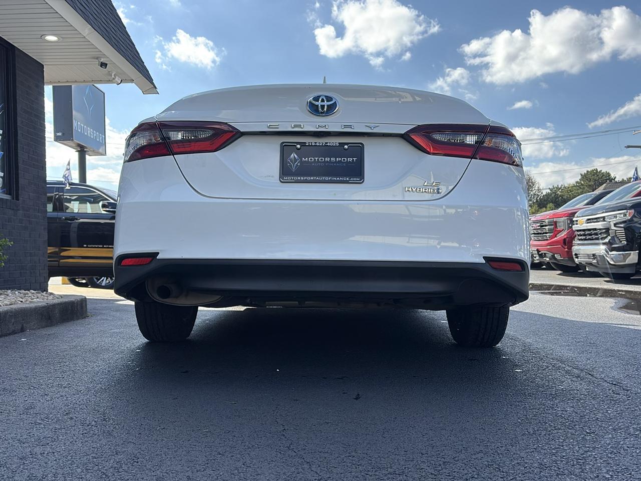 Toyota Camry Hybrid LE 2021