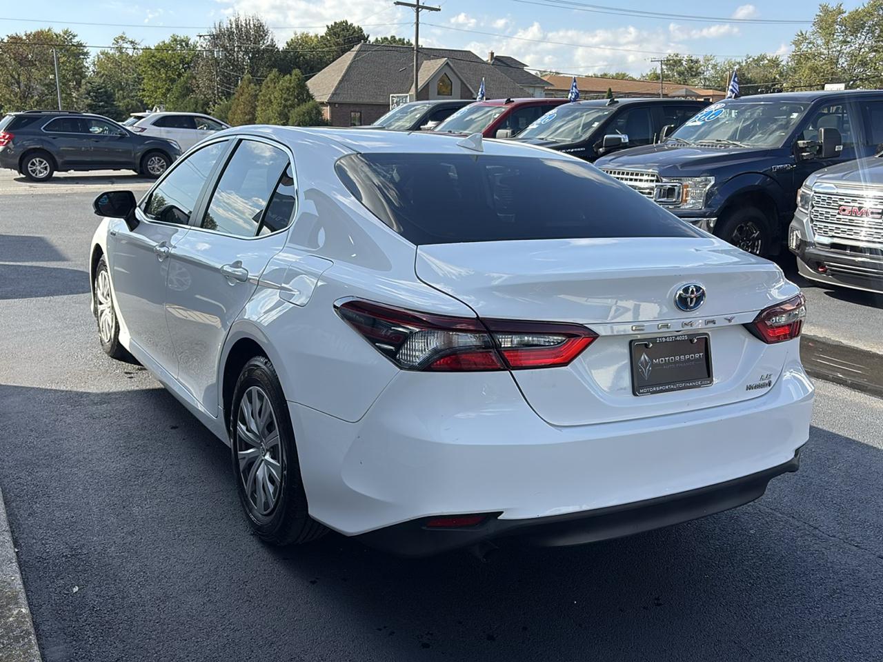 Toyota Camry Hybrid LE 2021