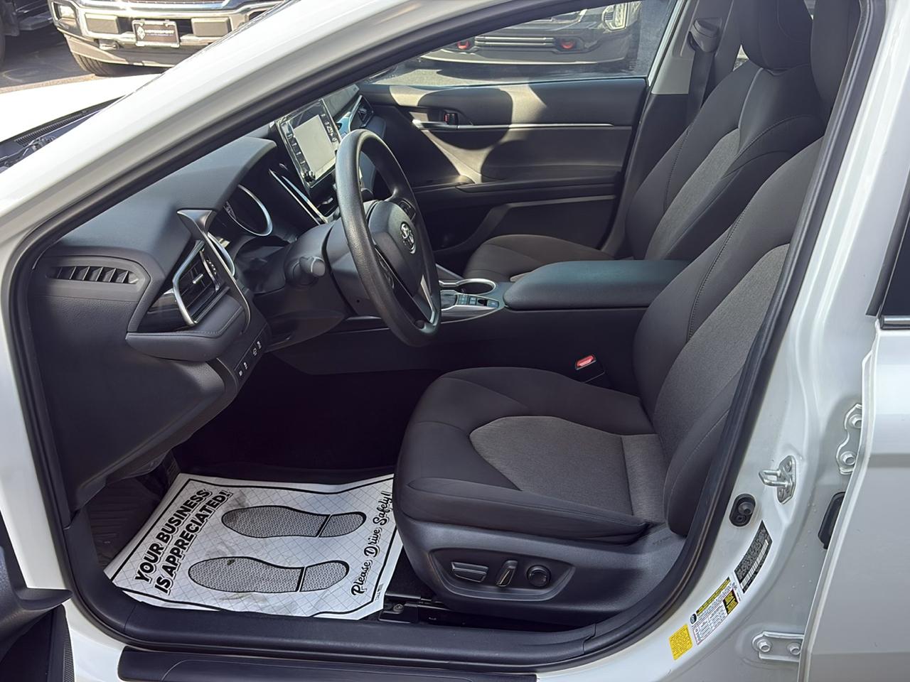 Toyota Camry Hybrid LE 2021